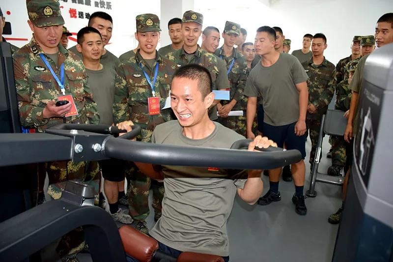 燃爆全场这场军体运动会血性十足,满屏热血军体运动会燃爆金秋