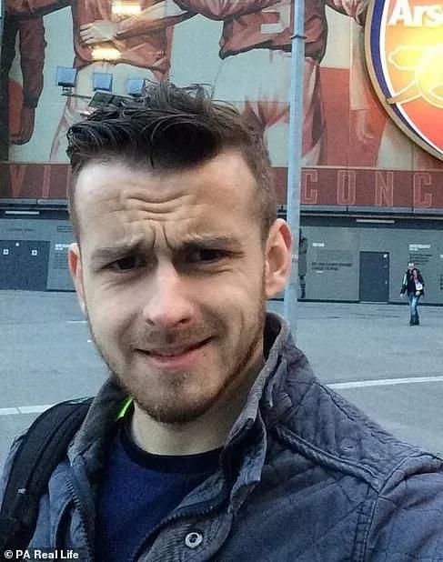 戴隐形眼镜眼睛有虫,戴隐形眼镜眼睛里长虫子