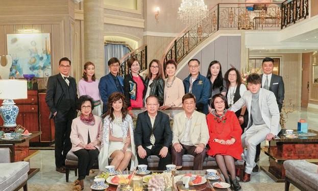 情侣开房也要找黄牛？这8.8高分剧，逼疯的不只香港人