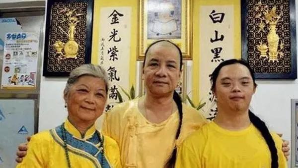 溥仪和康熙有血缘关系吗,溥仪是康熙的直系后代吗