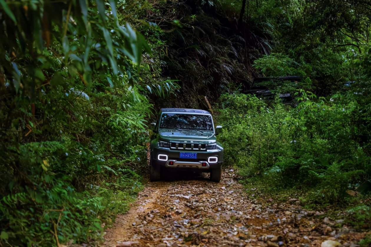 北汽bj40试驾2.0t,2024款bj40深度越野评测
