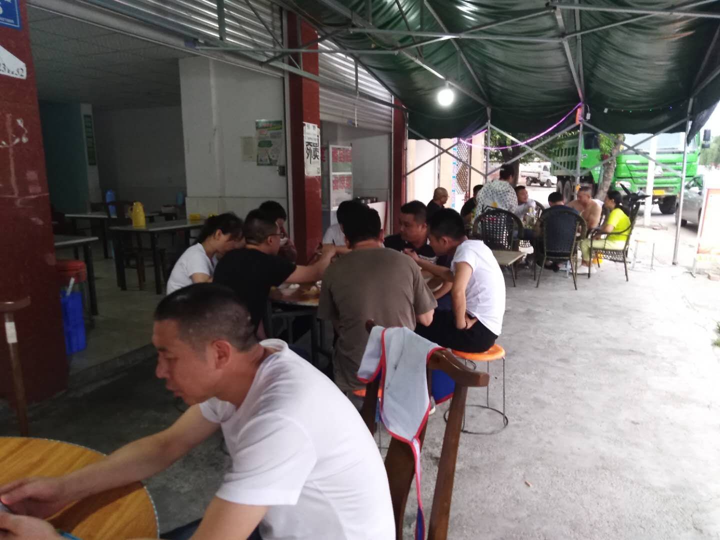 这家饭店特别火,这家餐厅火爆原因在哪里