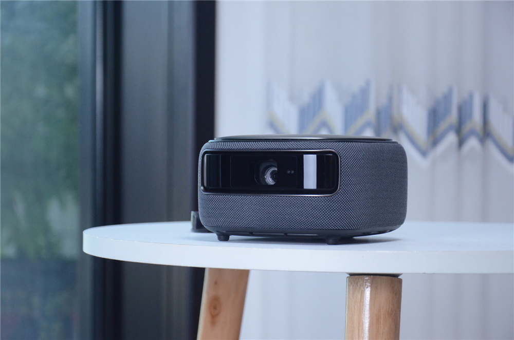 把家用投影仪放到电影院里投影,微果投影仪家用