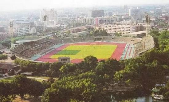 是激情退却，还是蓄势待发？期待外滩再次为这支球队亮灯