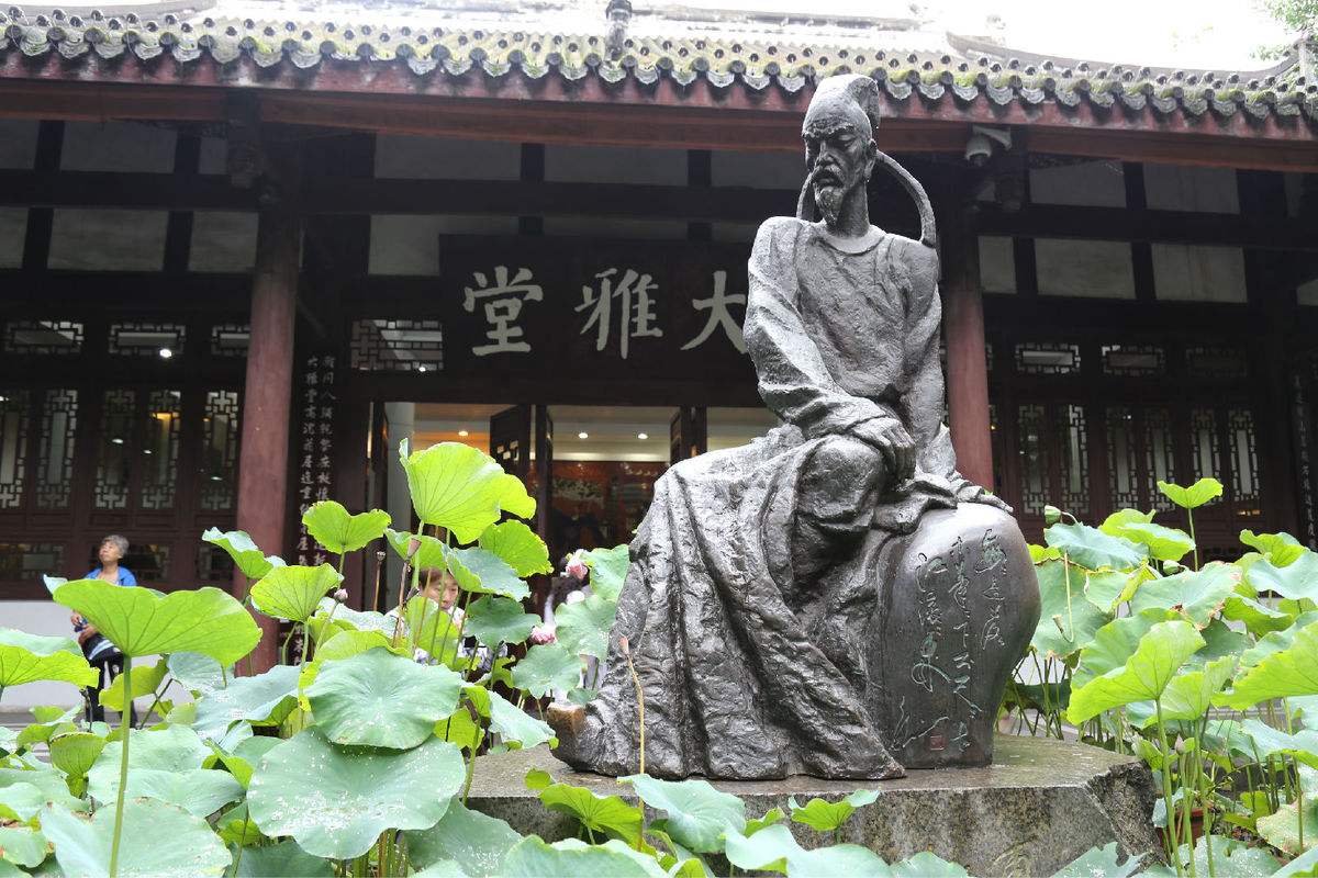 杜甫的诗最经典的十首讲解,杜甫的诗圣是怎么来的