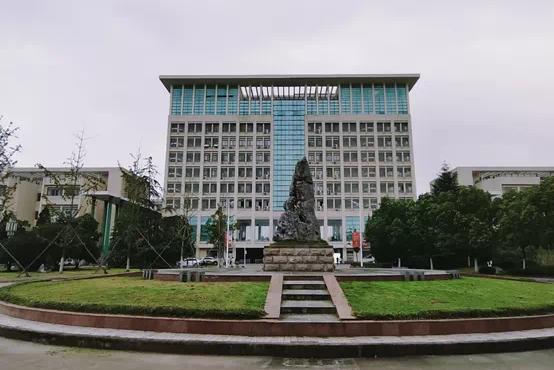 合大为什么一直不成功！合肥市名下的大学未来该怎么定位？