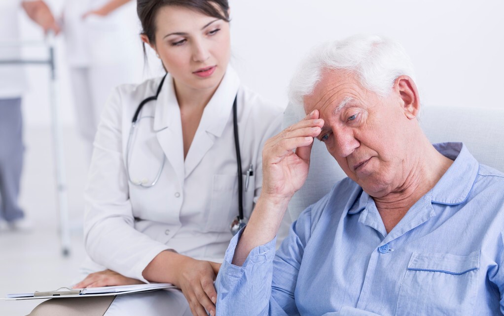 老人心衰胸闷气短最佳缓解方法,老年人晚上睡觉胸闷会是焦虑症吗