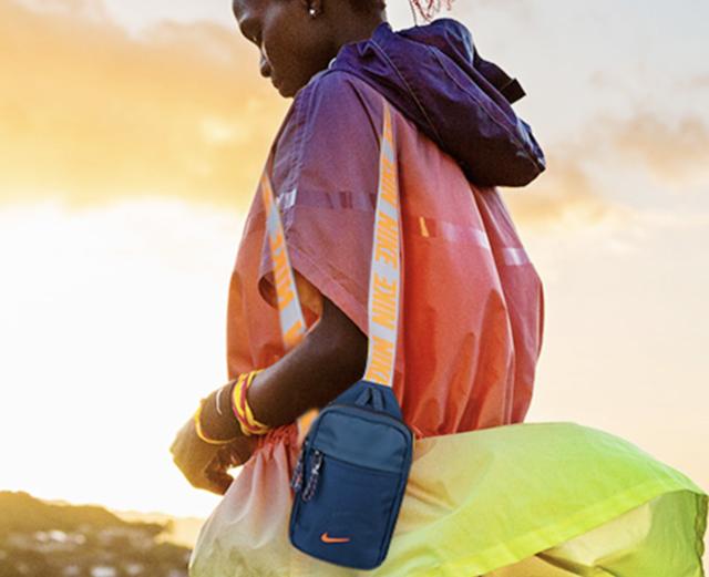 耐克胸包新款配色,nike胸包浅抹茶绿