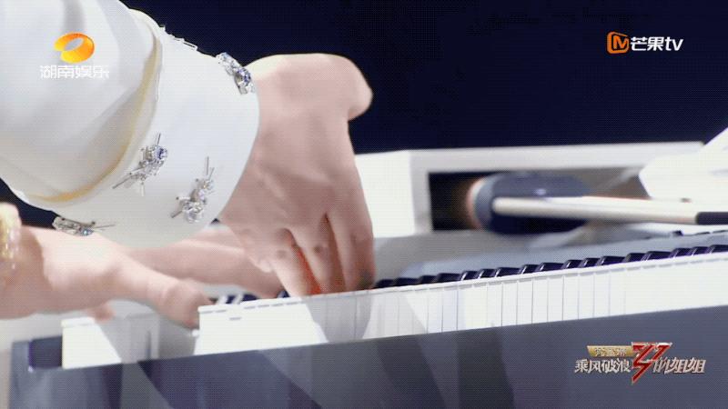 蓝盈莹张含韵比赛视频,张萌谈蓝盈莹完整视频