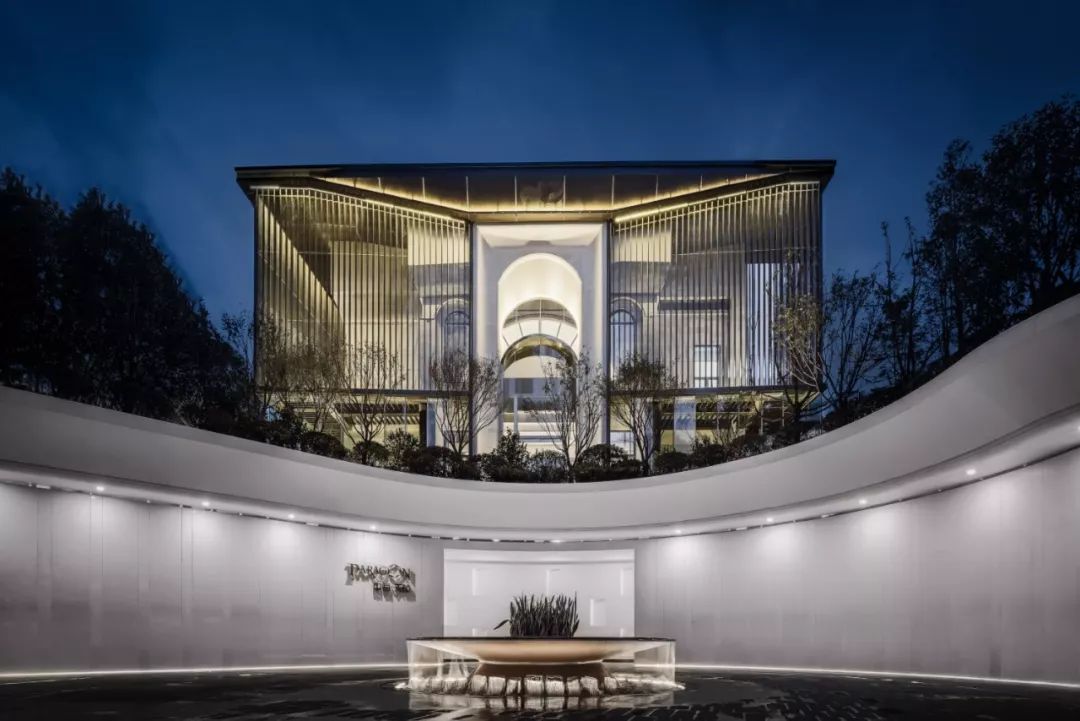 于山城邂逅一场摩登浪漫|重庆中海·天钻