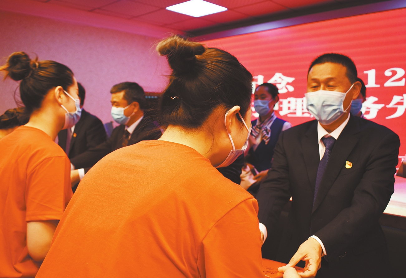 表彰先进典型凝聚奋进力量,许昌建安区表彰先进个人