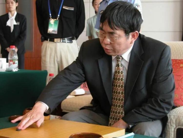 棋圣聂卫平今身居高位,自曝坏习惯引关注,一顿4斤白酒61岁患癌