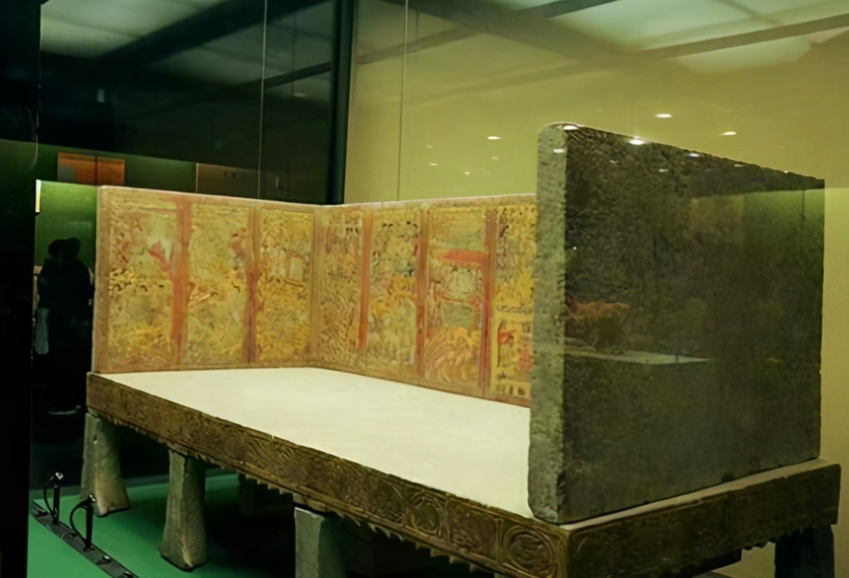 古墓挖出来的石板是什么样的,古墓发掘出大量壁画和石板