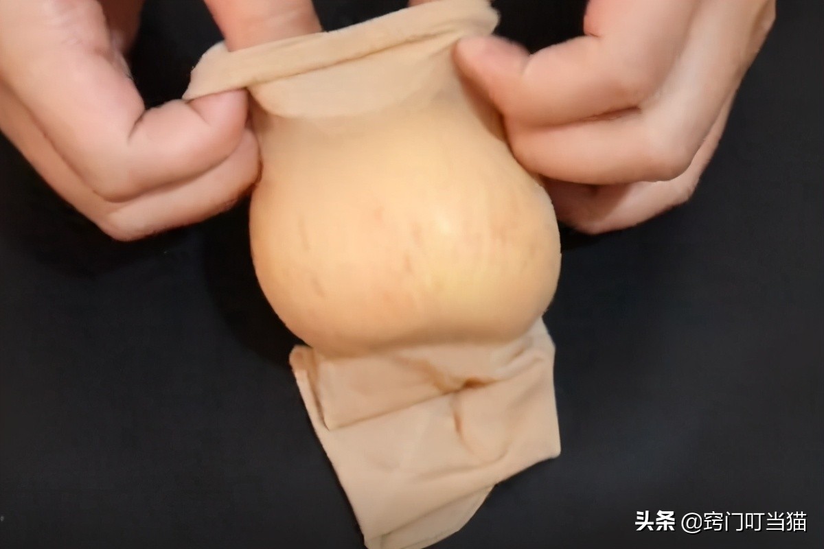 把苹果塞进*袜丝**里，作用真是太厉害了，解决了很多人的烦恼