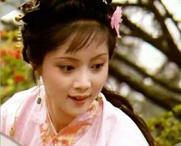 薛宝钗心性到底怎么样,薛宝钗为什么那么圆滑