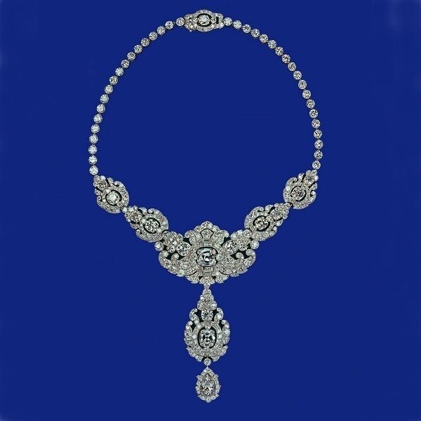 凯特王妃戴什么珠宝好,凯特王妃珠宝比不上戴妃的风采