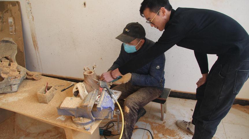 大量直销太行老料崖柏瘤疤木雕,北太行易县崖柏木雕