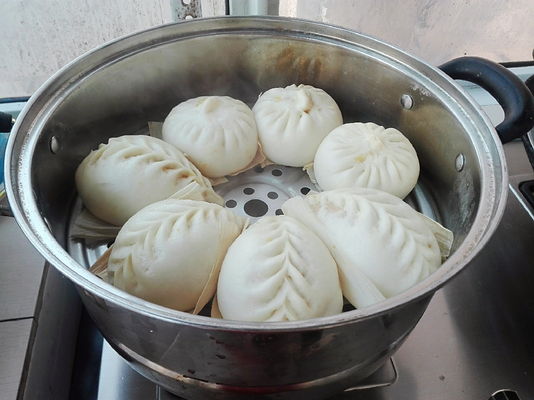 馒头蒸的不好这是为什么,馒头为什么蒸不好表面不平