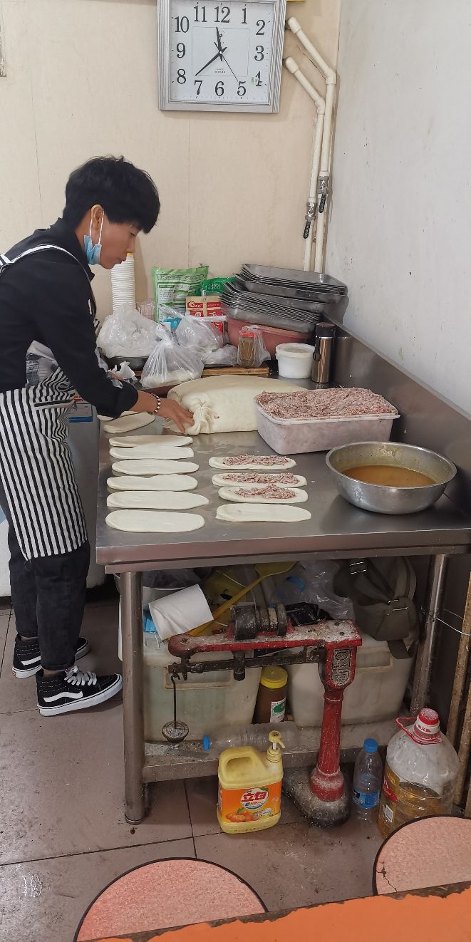 保定天鹅路鲜肉锅盔,保定哪家锅盔和鸡蛋灌饼好吃