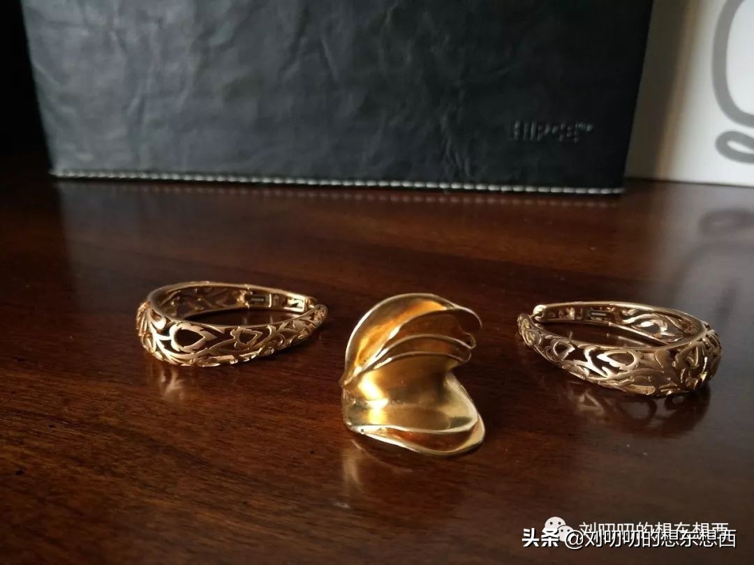 春季套头超薄羊绒衫搭配,夹克式羊绒外套怎么搭配