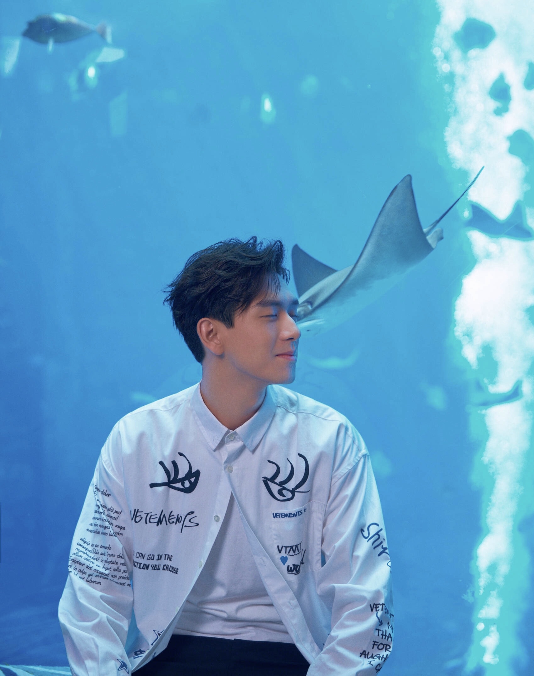 李现最新大片上演西装杀眼,李现的穿搭帅气