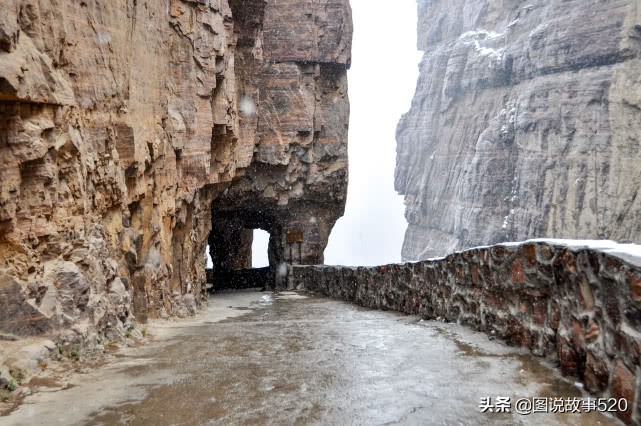 从免费到门票80，太行山下郭亮村，因何成为河南最热旅游村？