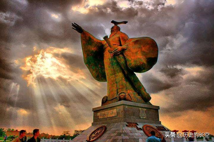 为什么古人的鞋子往上翘,古人的鞋子为什么都是鞋尖朝上的