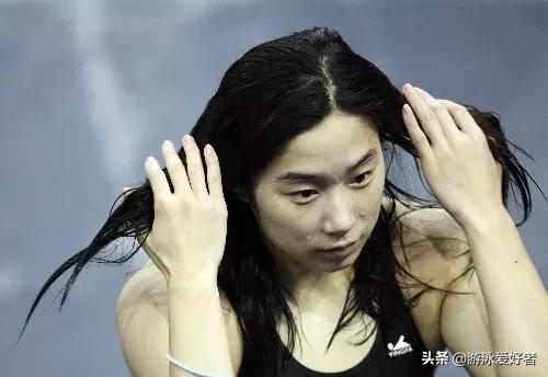 游泳前要做哪些准备运动,女生游泳前穿什么衣服