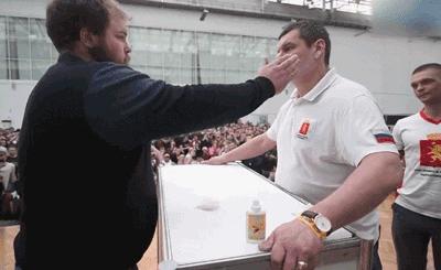 俄罗斯硬核扇脸比赛,不愧是战斗民族吵架差点要命