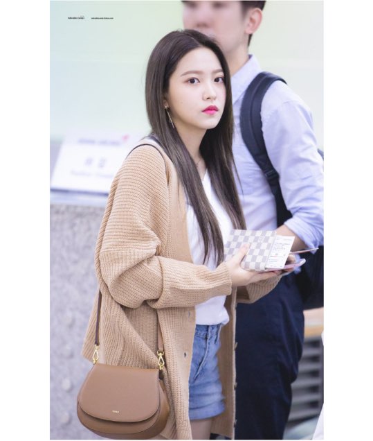 2018年流行的包包款式有哪些,2023韩国流行包包