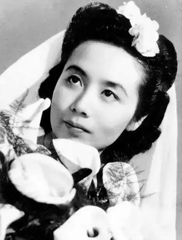 归国执教40年，她分文不取，捐款3568万，自己却粗茶淡饭甘守清贫