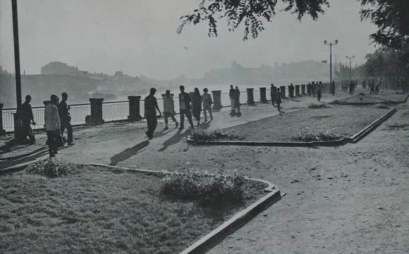 天津卫津路老照片,1998年天津卫津路街景