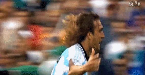 巴蒂斯图塔巅峰时刻照片,巴蒂斯图塔年轻时帅照