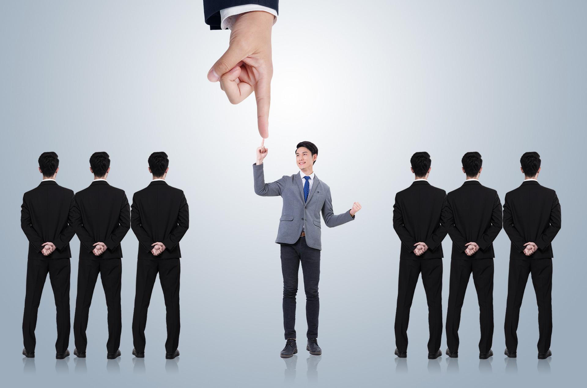 资料员7000块钱工资,91年单身男人事业