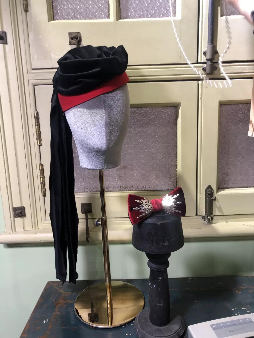 专访|“头大戴不下”怎么办?帽匠设计师Coco跟你聊帽子的学问