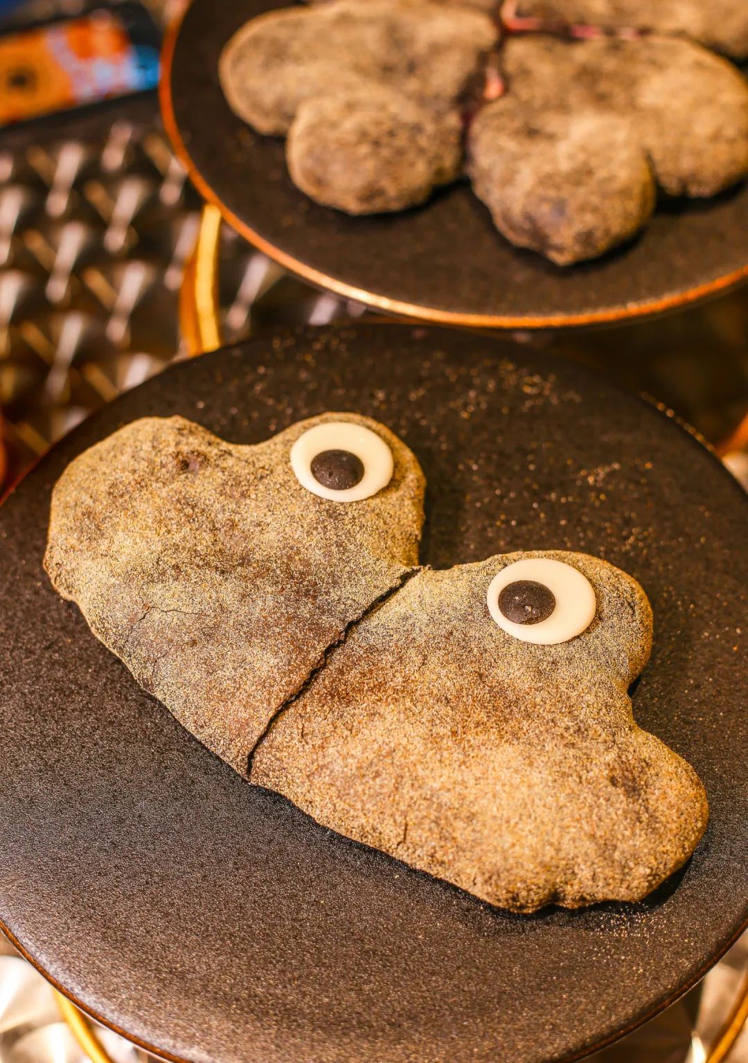 达明路上这家「黑店」,靠着瀑布芝士杀疯了