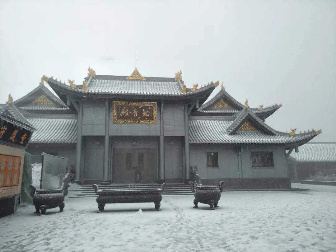川西泡温泉看雪景,川西12月份最佳雪景泡温泉的地方