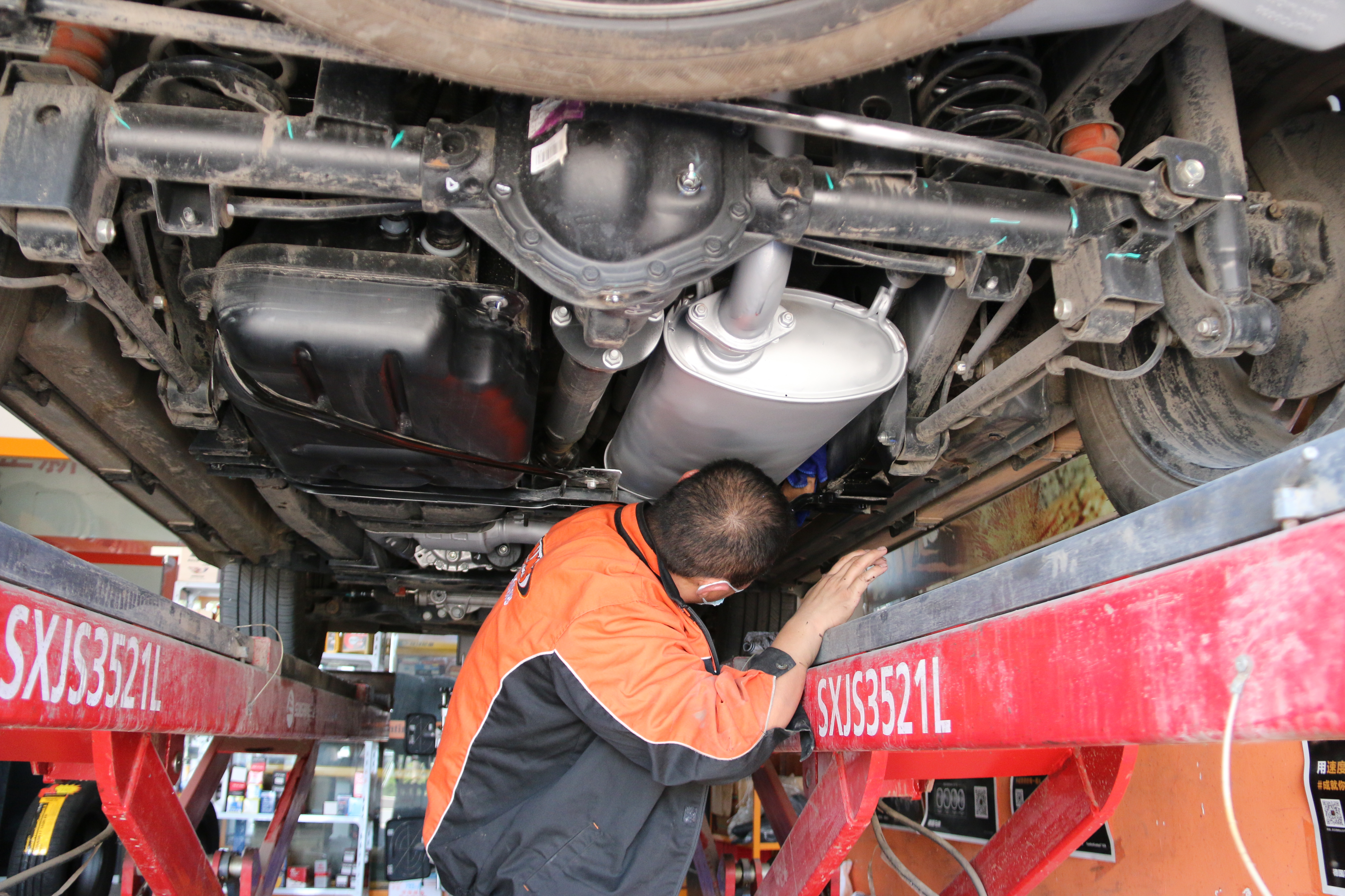 汽车有必要做底盘装甲吗,车子一般要做底盘装甲有什么好处