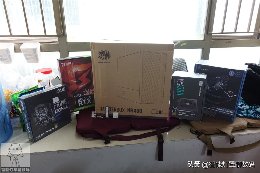 灯罩装机日记001：妹子的万元设计游戏机，感觉主板选错了