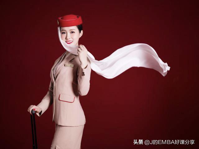 北大课堂解释迪拜和阿布扎比哪个发展好？