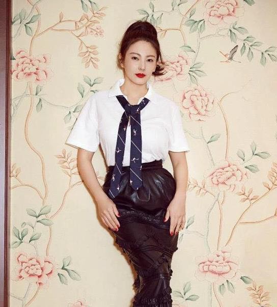 夏日短袖衬衫也太有青春少年感了,夏季穿短袖衬衫是不是落伍了