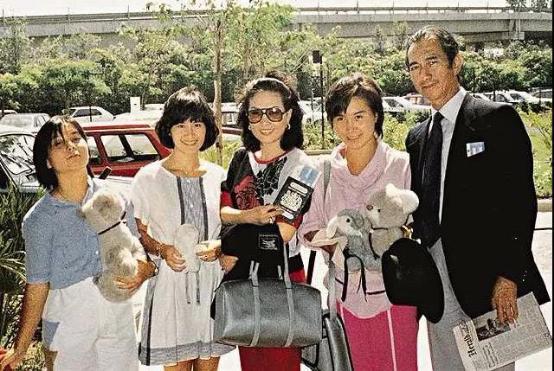 赌王一共有几房妻子,赌王背后的女人