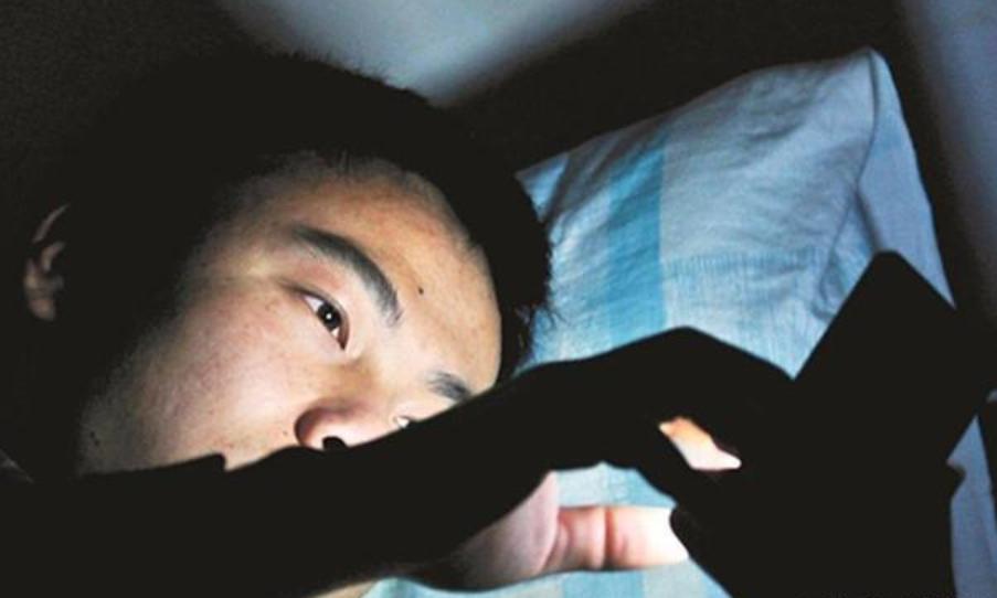 偷看手机被人发现怎么办,偷看他人手机被发现怎么办