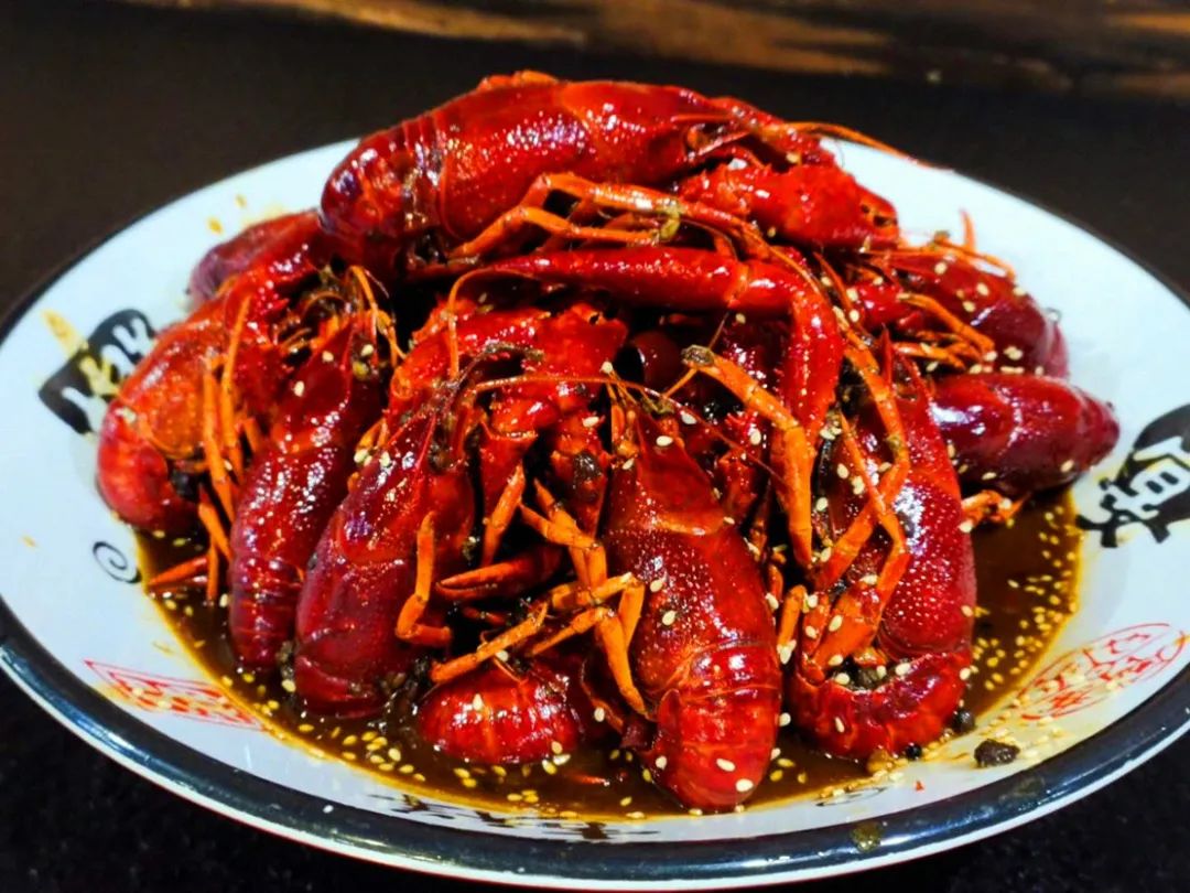 门头沟老牌美食摆上大排档！露天撸串火锅加烤鱼，100元买100瓶U8