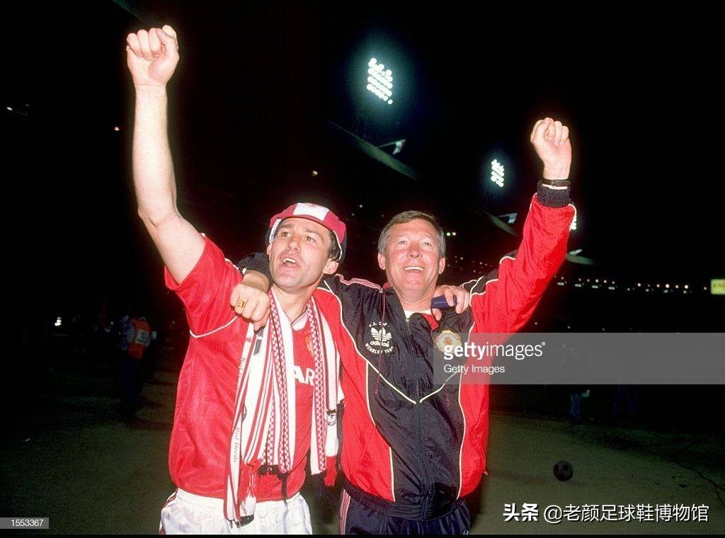 英格兰第一铁汉，骨折踢完比赛，40年前战胜曾国足，爱穿牛逼鞋