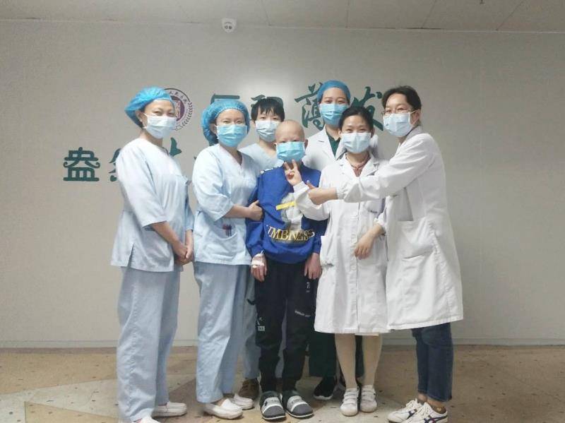 13岁男孩患罕见病后来怎么样了,湖南罕见病儿童