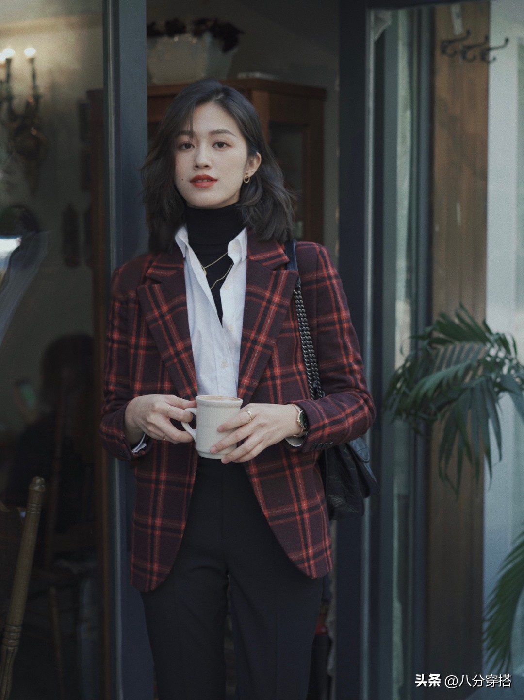 穿格纹西装知性又优雅,复古格纹西装搭配冬季