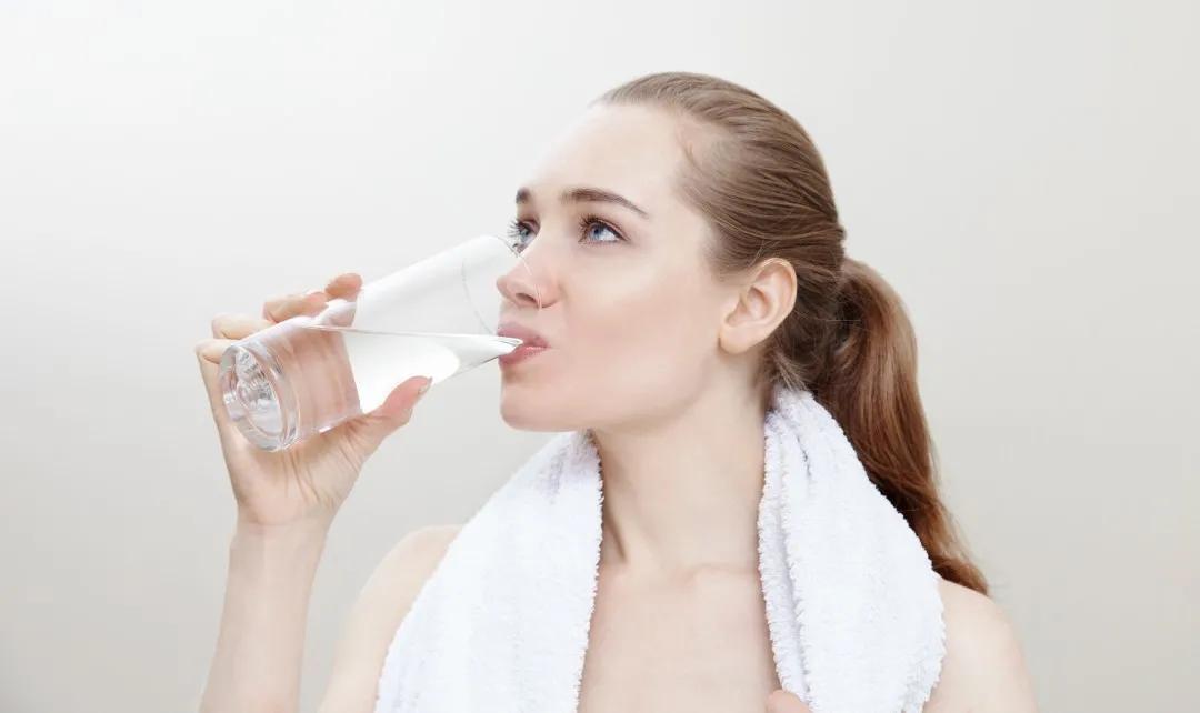 一直打嗝怎么办快速止嗝妙招,打嗝止不住偏方