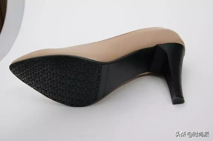 怎么才能让高跟鞋不磨后脚跟,怎么让高跟鞋不磨脚实用方法