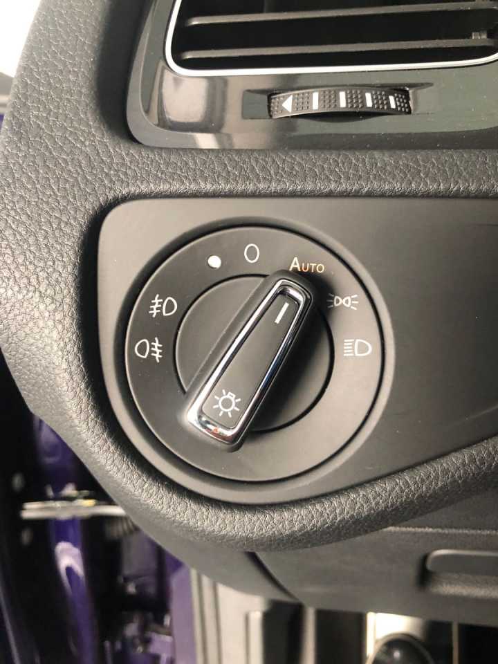 4s店买车必须强制装潢怎么办,买车非要加装潢费用